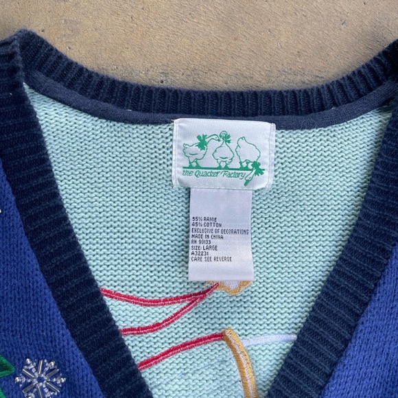 THE QUACKER FACTORY Christmas Cardigan Size Large Snowman Family - Picture 8 of 8